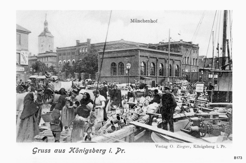 Vor dem Krieg pulsierende Stadt: Der Münchenhof mit dem Töpfermarkt und dem städtischen Realgymnasium von Königsberg.